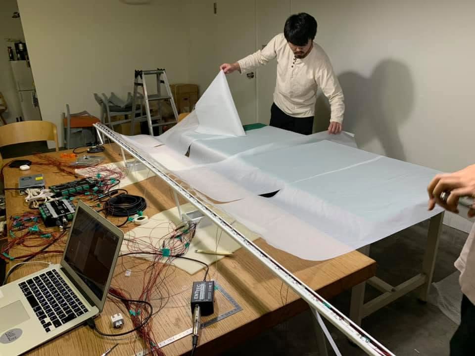 布の加工の様子